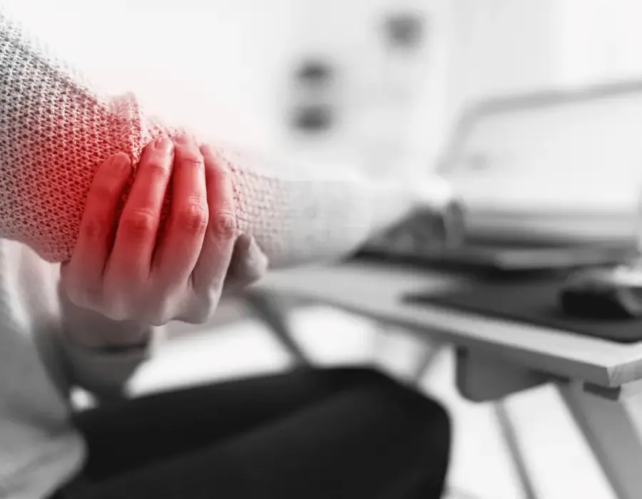 Repetitive strain injury causing wrist and hand pain