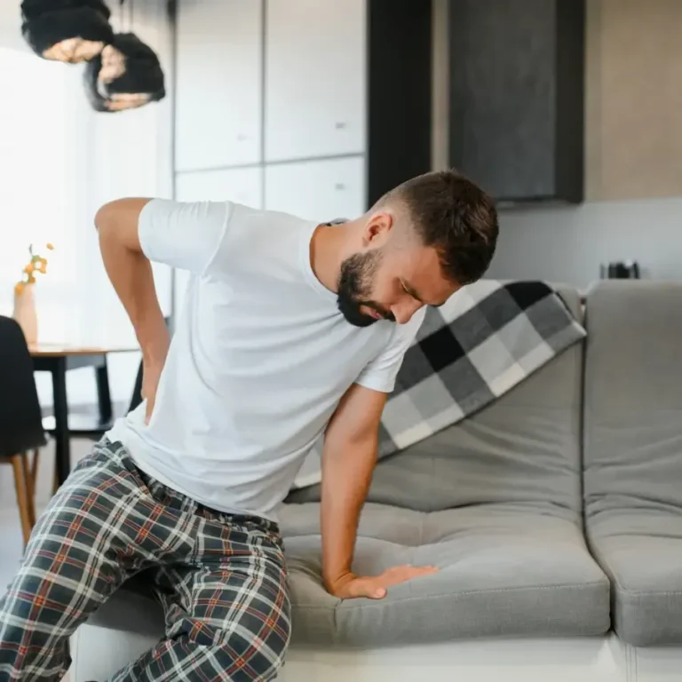 Chiropractor treating patient back pain in Melbourne